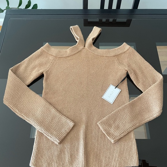 Aritzia sweater - Picture 9 of 9